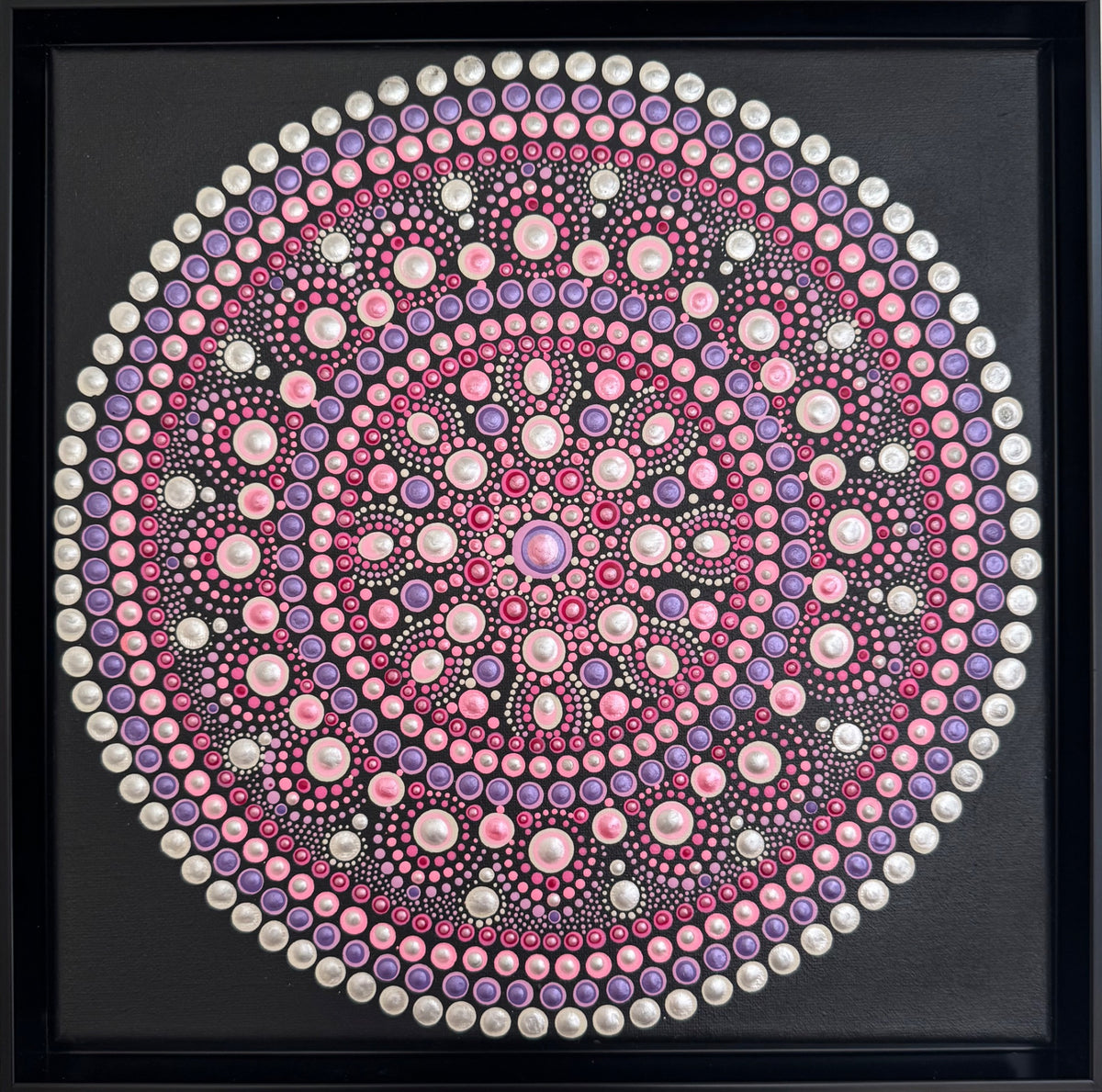 The Fairy Queen’s Jewel, origineel ingelijst acryl- en dotpainting schilderij van Flora&Florana